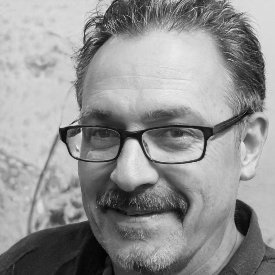 Portrait de Thomas Leroy, Expert en Communication Digitale